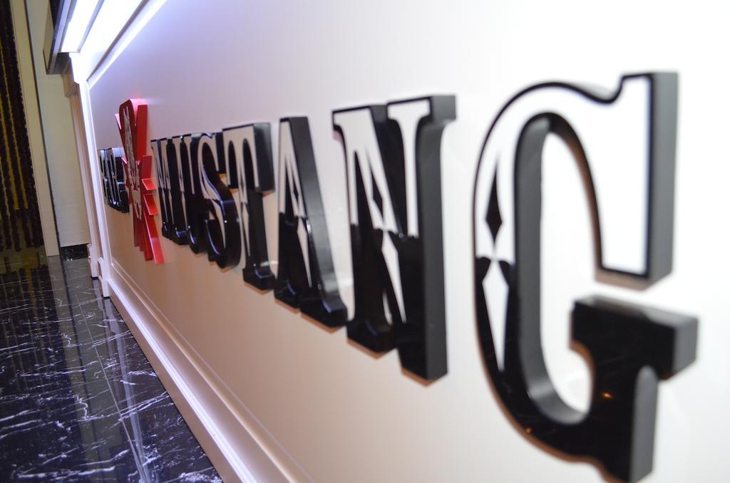 Hotel Mustang Vasqarr Buitenkant foto