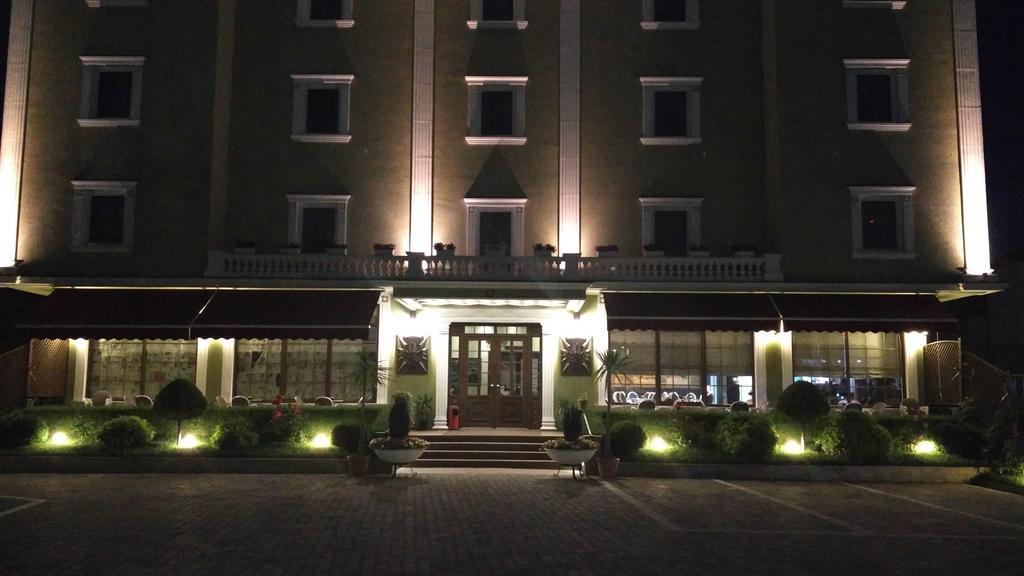 Hotel Mustang Vasqarr Buitenkant foto