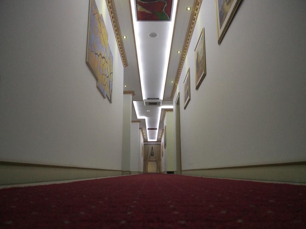 Hotel Mustang Vasqarr Buitenkant foto