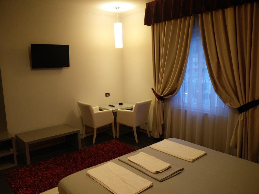 Hotel Mustang Vasqarr Buitenkant foto