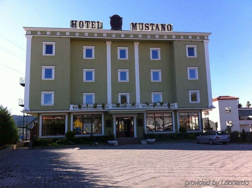 Hotel Mustang Vasqarr Buitenkant foto