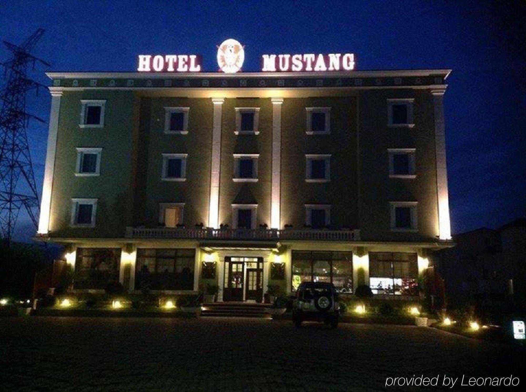 Hotel Mustang Vasqarr Buitenkant foto